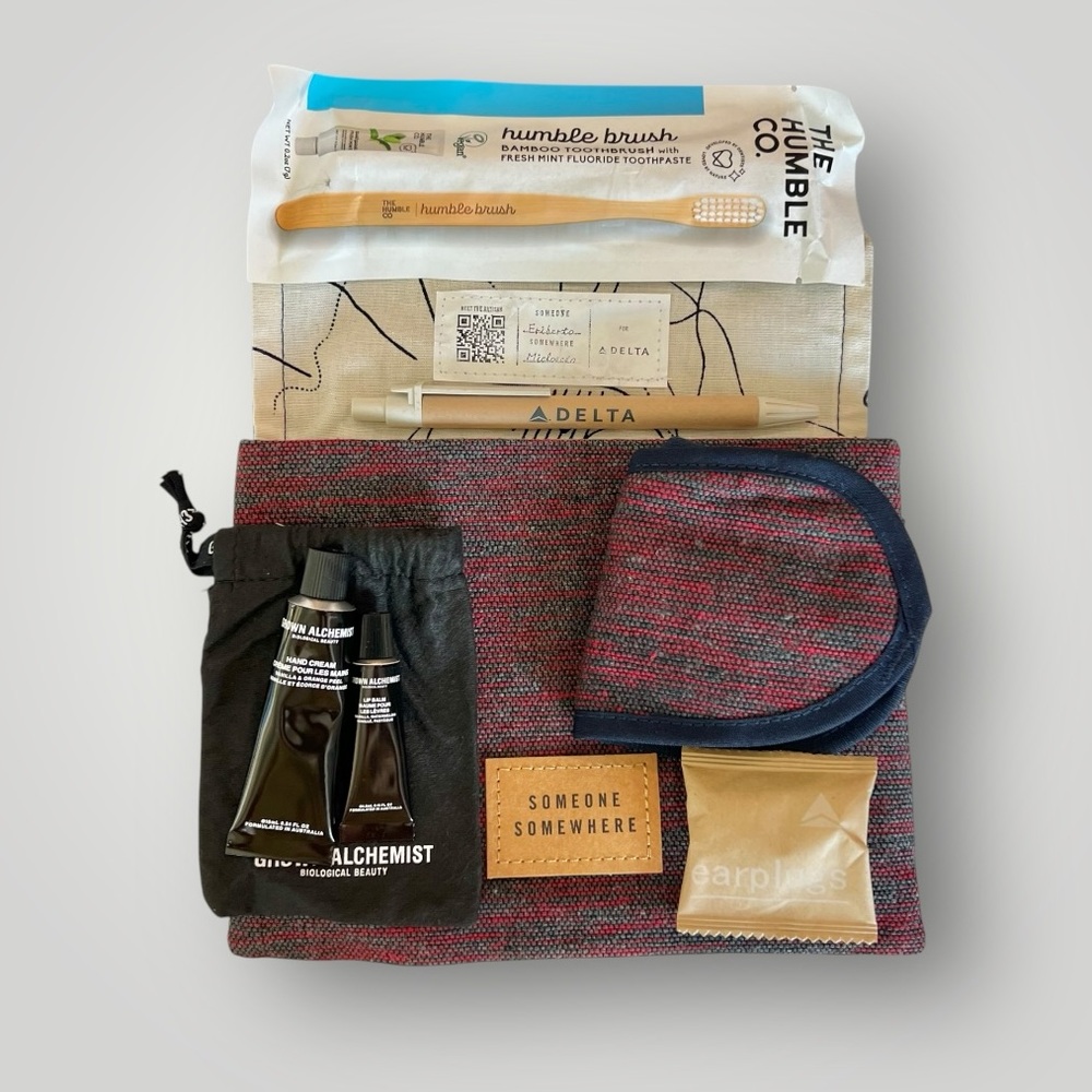 Delta One Business Class Travel Amenity Kit Collectible Souvenir Red Gray New